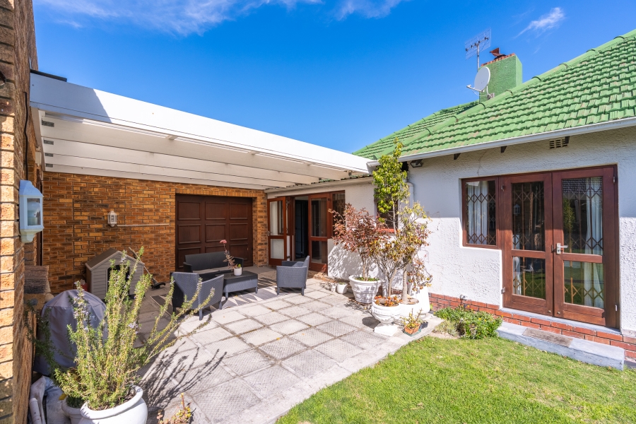 3 Bedroom Property for Sale in Pinelands Western Cape